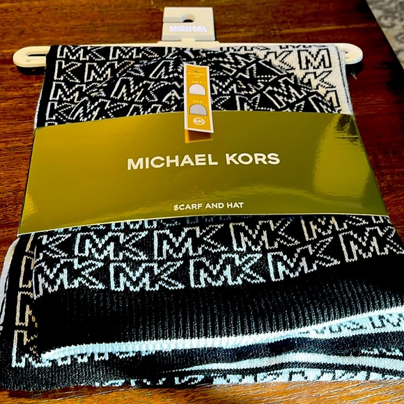 MICHAEL Michael Kors Accessories - Michael Kors scarf hat